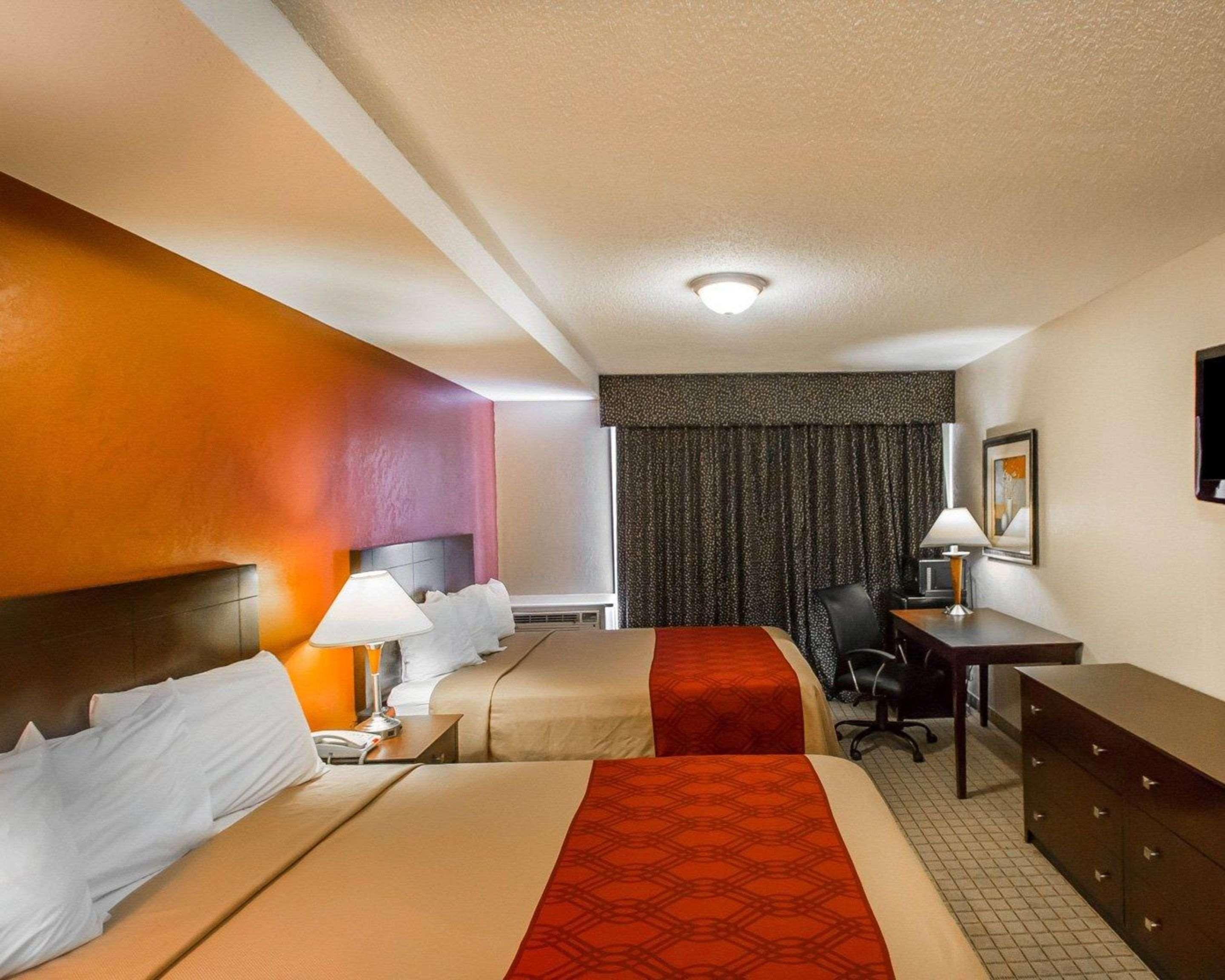 Econo Lodge Inn & Suites Old Saybrook - Westbrook Экстерьер фото