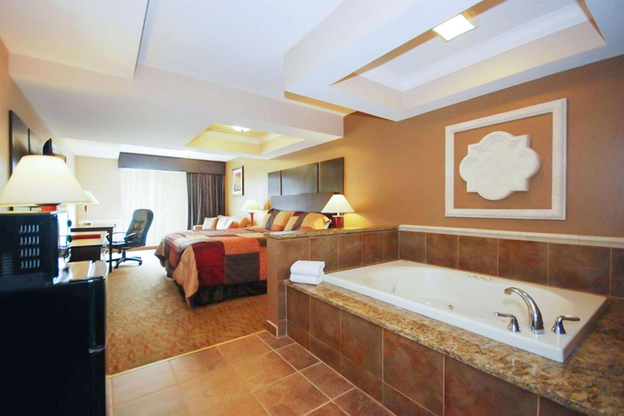 Econo Lodge Inn & Suites Old Saybrook - Westbrook Экстерьер фото